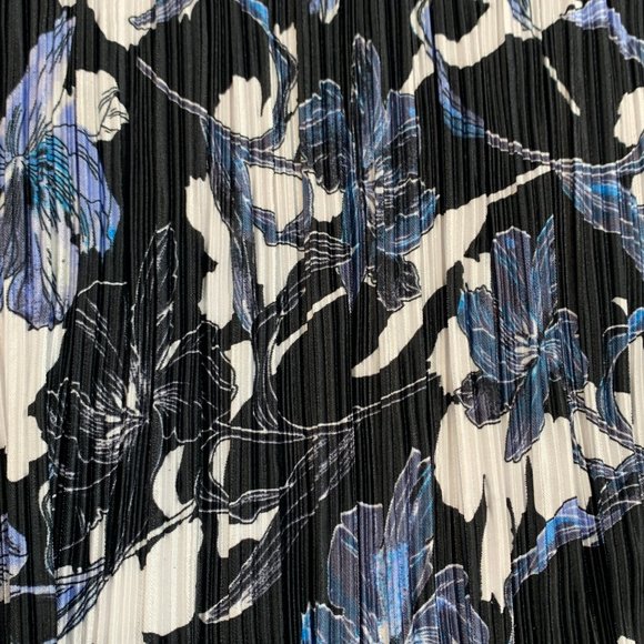 Roz & Ali Textured Floral Sleeveless Blouse Gold Chain Neckline Large Blue Black - Picture 7 of 15